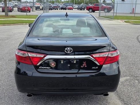 Used 2017 Toyota Camry XSE FWD image 3