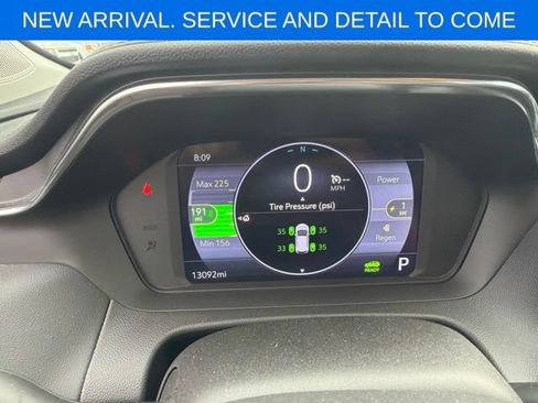Used 2023 Chevrolet Bolt EUV LT w/ Comfort Package FWD image 11