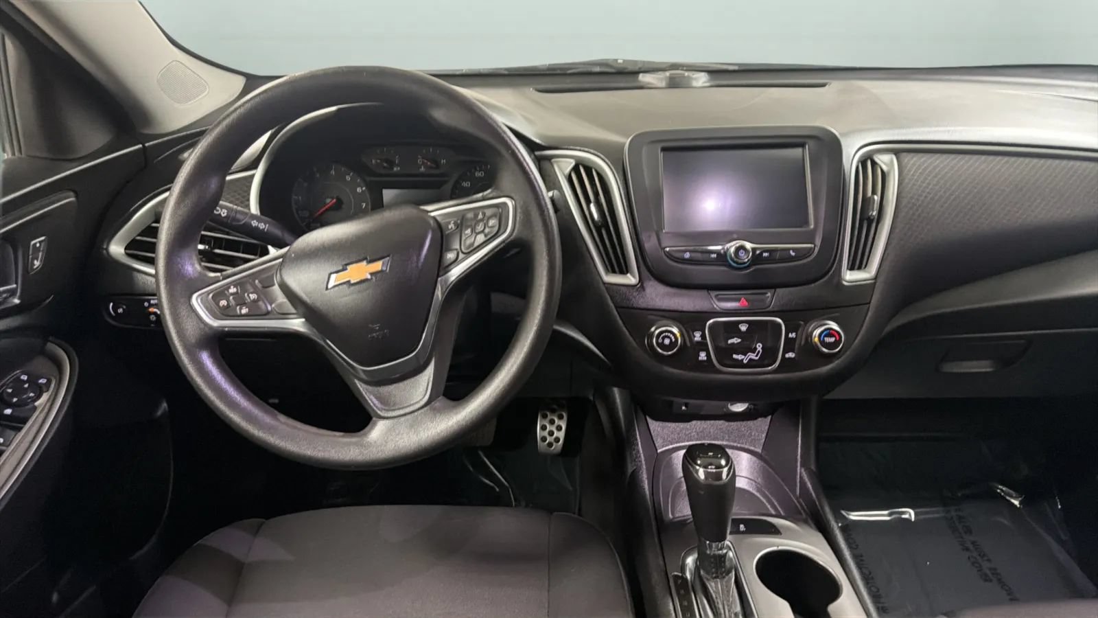 Used 2017 Chevrolet Malibu LS w/ LPO, Convenience Package 1 FWD image 10
