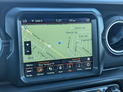 Used 2022 Jeep Wrangler Unlimited Sahara image 25