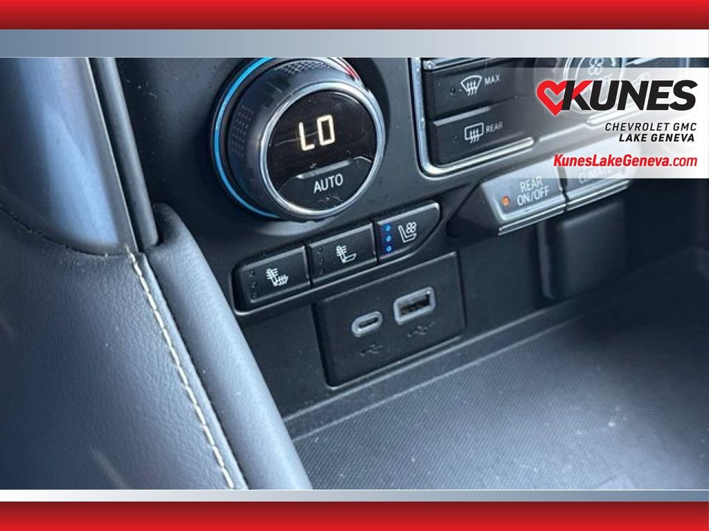 Used 2024 Chevrolet Tahoe Premier w/ Premium Package AWD/4WD image 23