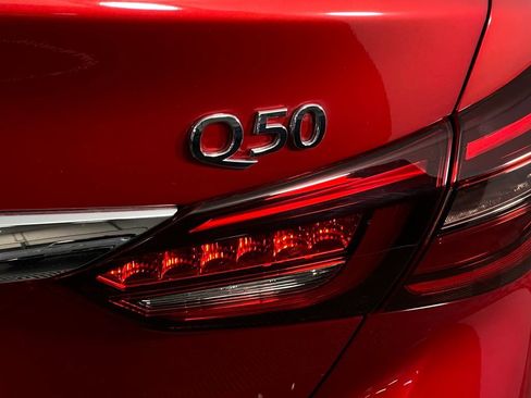 Used 2022 INFINITI Q50 Sensory image 17