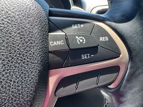 Used 2017 Jeep Grand Cherokee Limited AWD/4WD image 36
