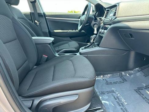 Used 2020 Hyundai Elantra SE w/ Cargo Package (C1) FWD image 28