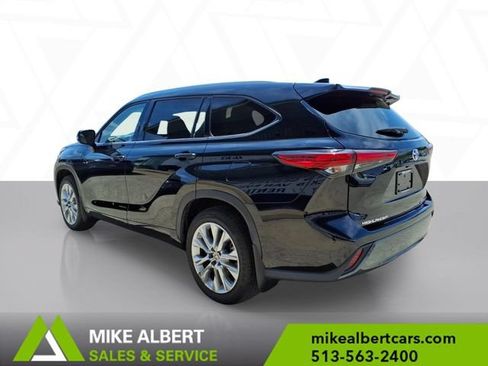 Used 2022 Toyota Highlander Limited AWD/4WD image 5