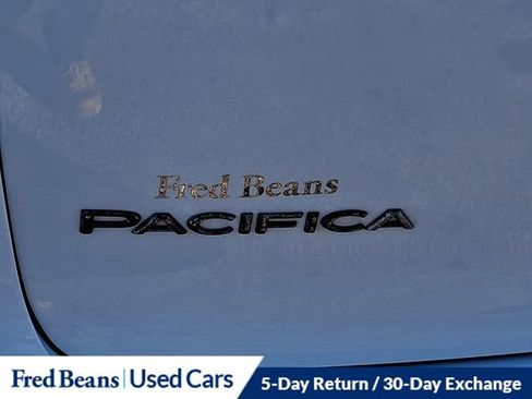 Used 2024 Chrysler Pacifica Touring-L image 33