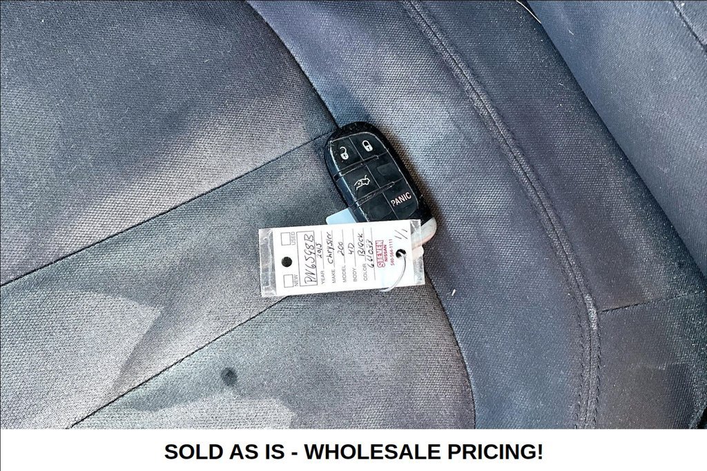 Used 2015 Chrysler 200 Limited FWD image 30