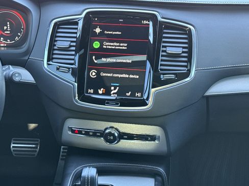 Used 2022 Volvo XC90 T8 R-Design w/ Advanced Package image 31