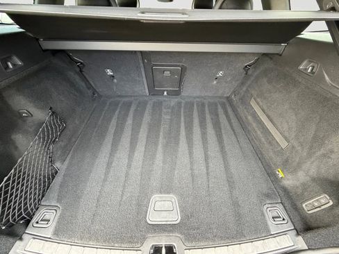 Used 2019 Volvo XC60 T5 Momentum w/ Multimedia Package image 13