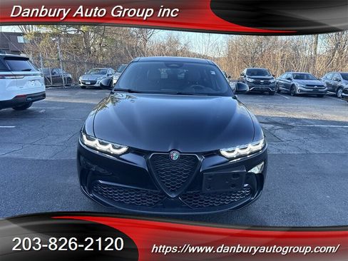 Used 2024 Alfa Romeo Tonale Veloce AWD/4WD image 2