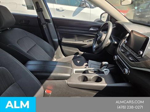 Used 2025 Nissan Altima 2.5 SV FWD image 19