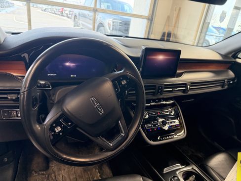 Used 2022 Lincoln Corsair Reserve w/ Luxury Package image 5