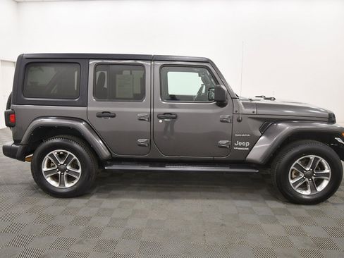 Used 2022 Jeep Wrangler Unlimited Sahara w/ Cold Weather Group image 9
