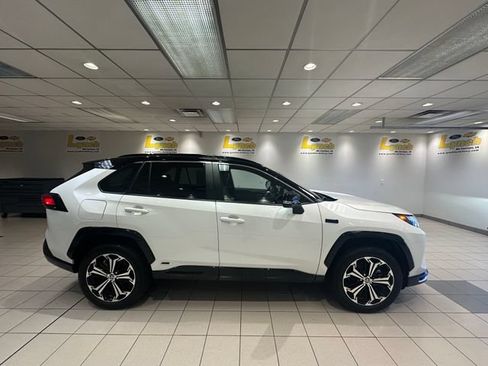 Used 2024 Toyota RAV4 XSE AWD/4WD image 3