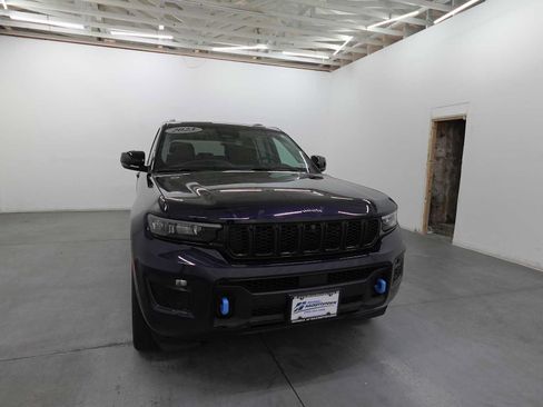 Used 2023 Jeep Grand Cherokee 30th Anniversary AWD/4WD image 3