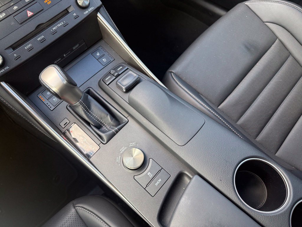 Used 2016 Lexus IS 200t RWD image 13