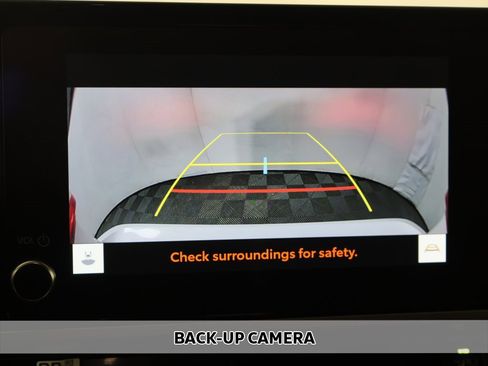 Used 2025 Toyota Camry SE image 5