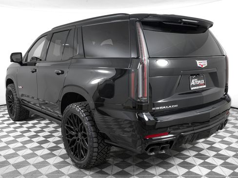 Used 2026 Cadillac Escalade V AWD/4WD image 7