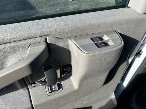 New 2025 Chevrolet Express 3500 Work Van w/ Power Convenience Package image 20