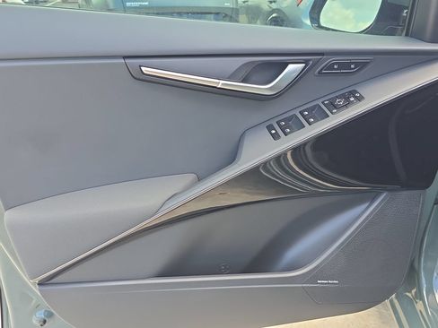 New 2026 Kia Niro FWD image 18