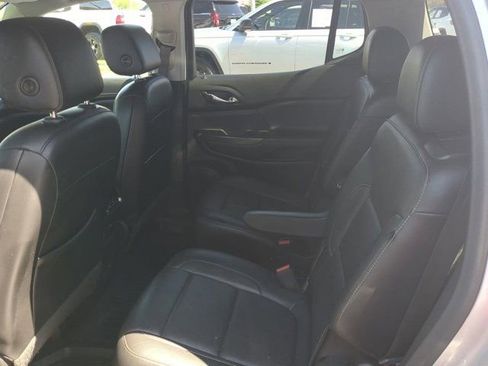 Used 2020 GMC Acadia SLT FWD image 13