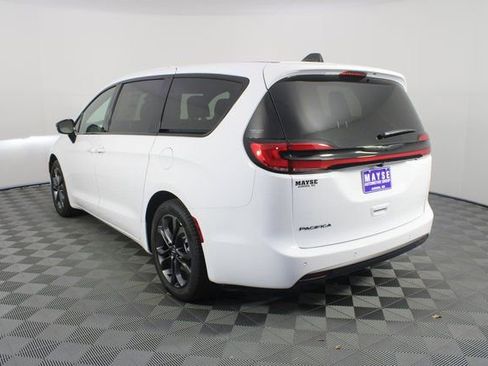 New 2026 Chrysler Pacifica Select image 25