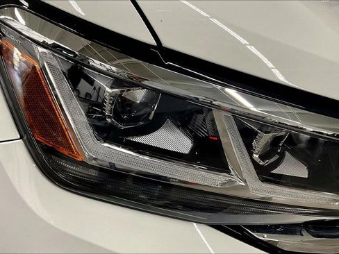 Used 2023 Volkswagen Atlas SE FWD image 32