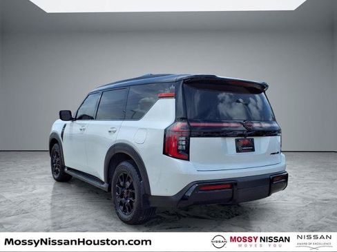 Certified 2025 Nissan Armada PRO-4X AWD/4WD image 2
