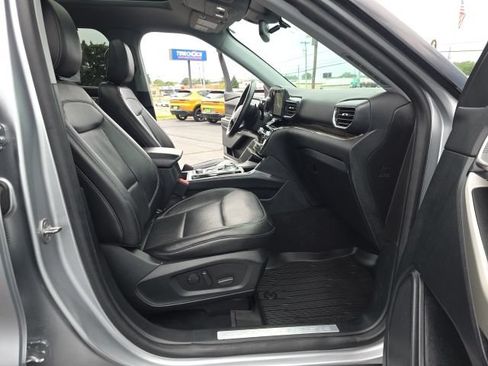 Used 2021 Ford Explorer Limited w/ Equipment Group 301A AWD/4WD image 39