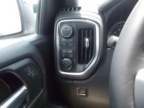 Used 2022 Chevrolet Silverado 1500 RST image 19