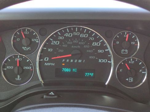 Used 2025 Chevrolet Express 2500 w/ Driver Convenience Package image 24