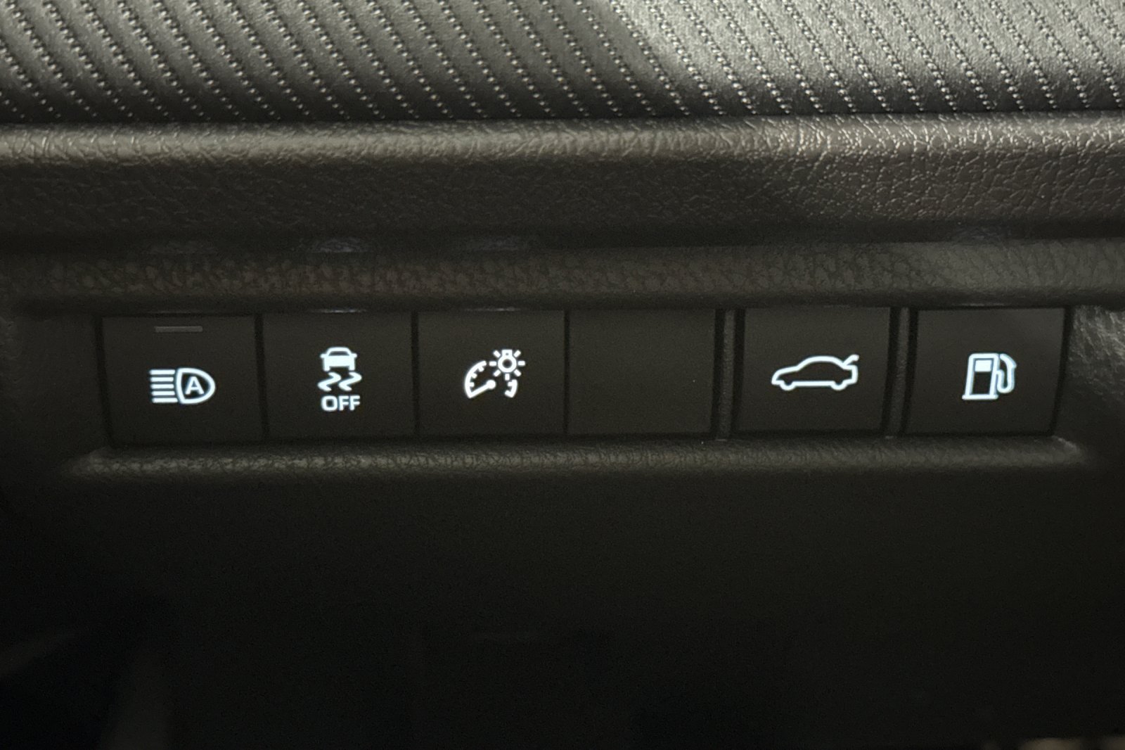 Used 2026 Toyota Camry SE FWD image 29