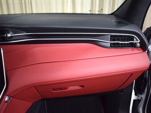 New 2025 Maserati Grecale GT image 24