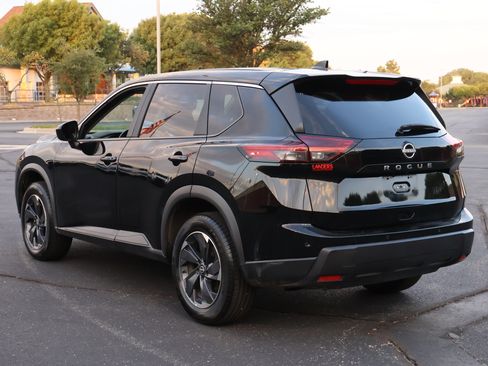 Used 2025 Nissan Rogue SV FWD image 6