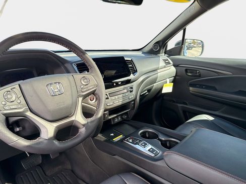 Used 2024 Honda Passport TrailSport image 16