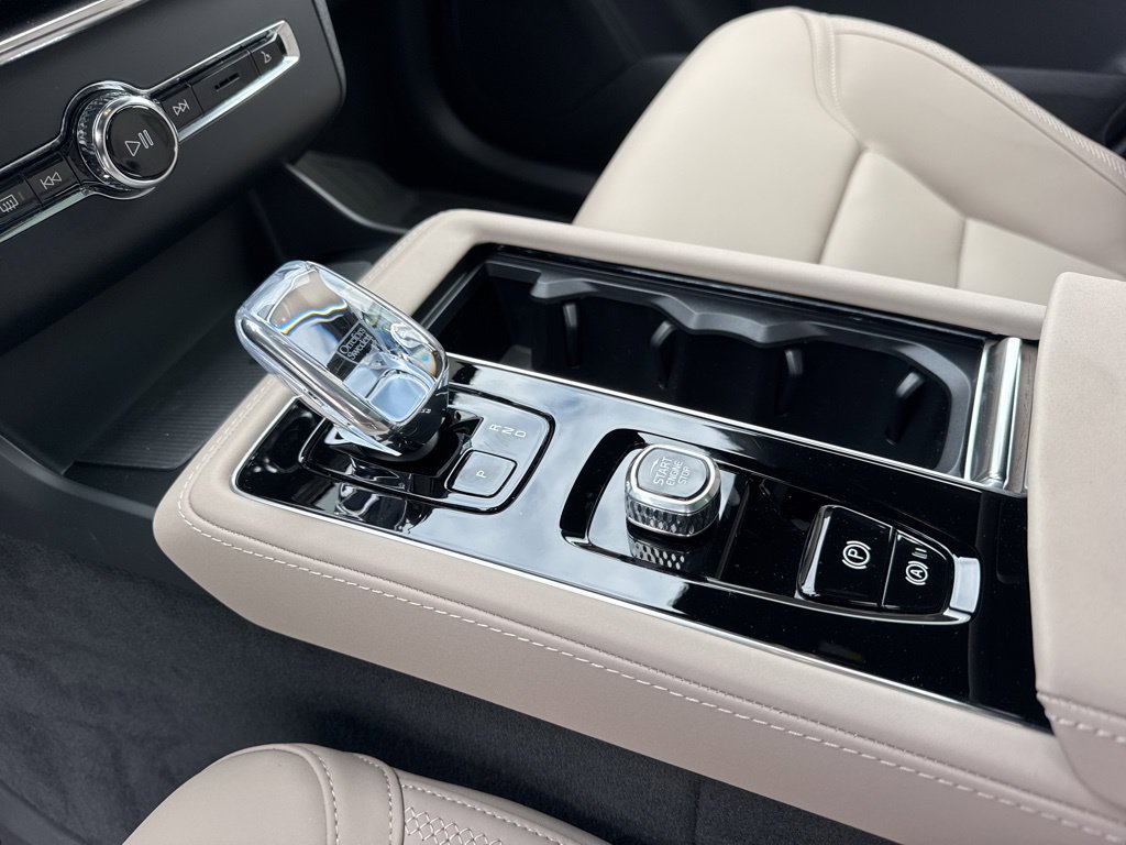 New 2026 Volvo XC90 T8 Plus w/ Protection Package AWD/4WD image 13