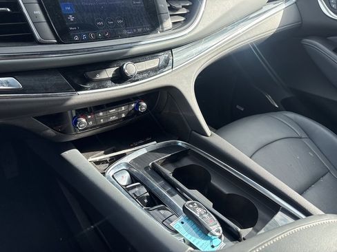 Used 2022 Buick Enclave Premium image 28