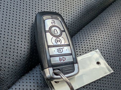 Used 2020 Ford Escape SEL FWD image 21