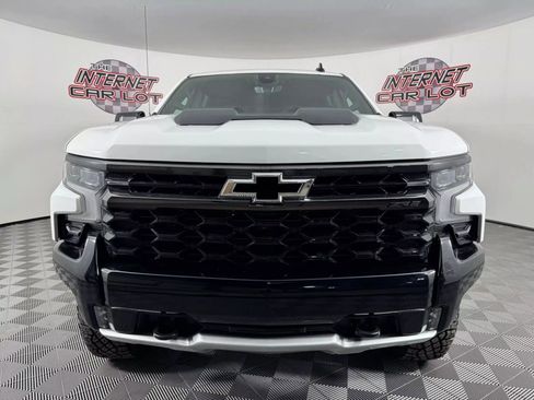 Used 2024 Chevrolet Silverado 1500 ZR2 w/ Technology Package image 2
