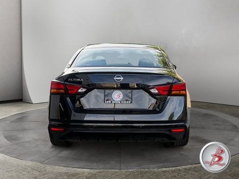 Used 2024 Nissan Altima 2.5 S FWD image 6