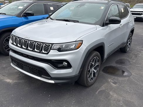 Used 2024 Jeep Compass Limited image 3