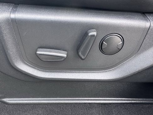 Used 2024 Ford Expedition Max XLT image 21