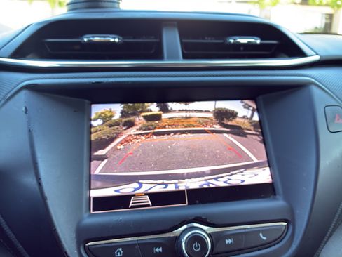 Used 2023 Chevrolet TrailBlazer LT FWD image 29