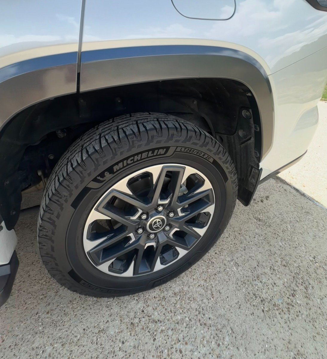 Used 2024 Toyota Sequoia Limited AWD/4WD image 27