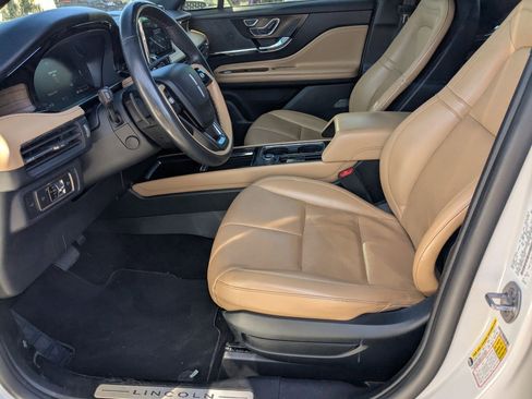 Used 2022 Lincoln Corsair Reserve image 9