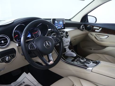 Used 2017 Mercedes-Benz GLC 300 4MATIC image 12