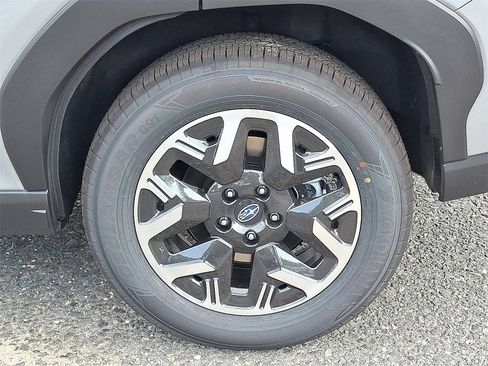 New 2025 Subaru Forester Premium image 4