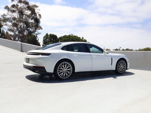 Certified 2024 Porsche Panamera 4 AWD/4WD image 8