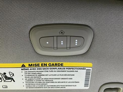 Used 2022 Chrysler Pacifica Touring-L FWD image 35