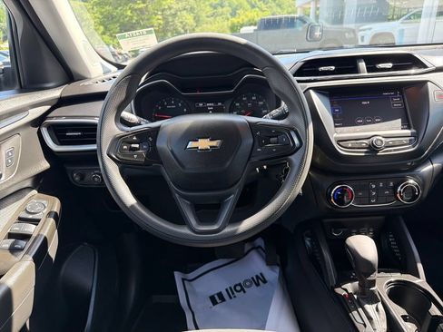Used 2023 Chevrolet TrailBlazer LS FWD image 17